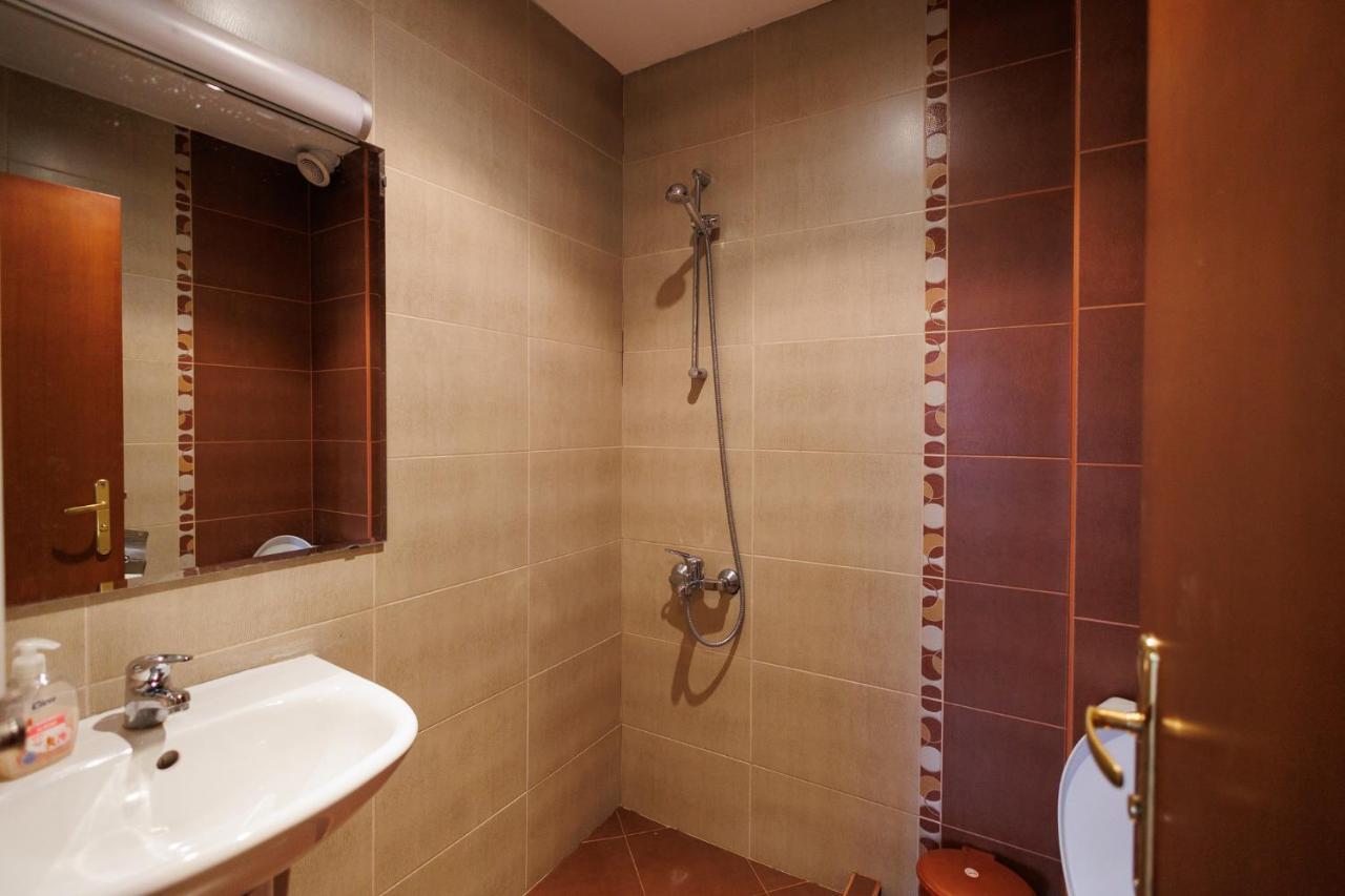 Конна База И Къща За Гости Дворене Razlog Extérieur photo