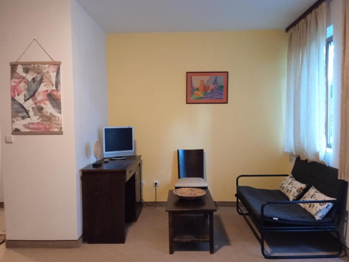 Конна База И Къща За Гости Дворене Razlog Extérieur photo